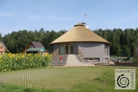 дом с соломенной крышей (Линия 8)
