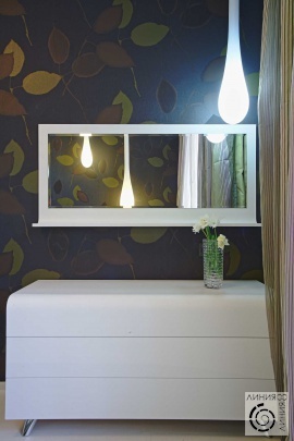 комод и зеркало Santarossa в дизайне интерьера спальни