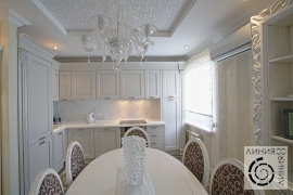 белая кухня Aran Cucne в белом интерьере