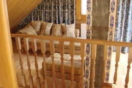 фото интерьера мансарды в деревянном доме