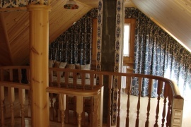 фото интерьера мансарды в деревянном доме