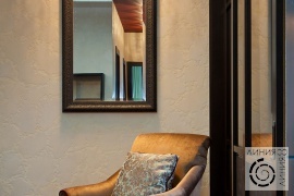 фото гостиной с зеркалом и подсветкой